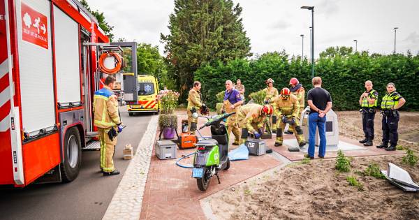 Ondergrondse papiercontainer Gerwen buiten gebruik na ongeluk | Geldrop-Mierlo, Nuenen - Eindhovens 