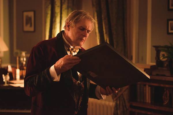 A Ghost Story for Christmas: The Mezzotint