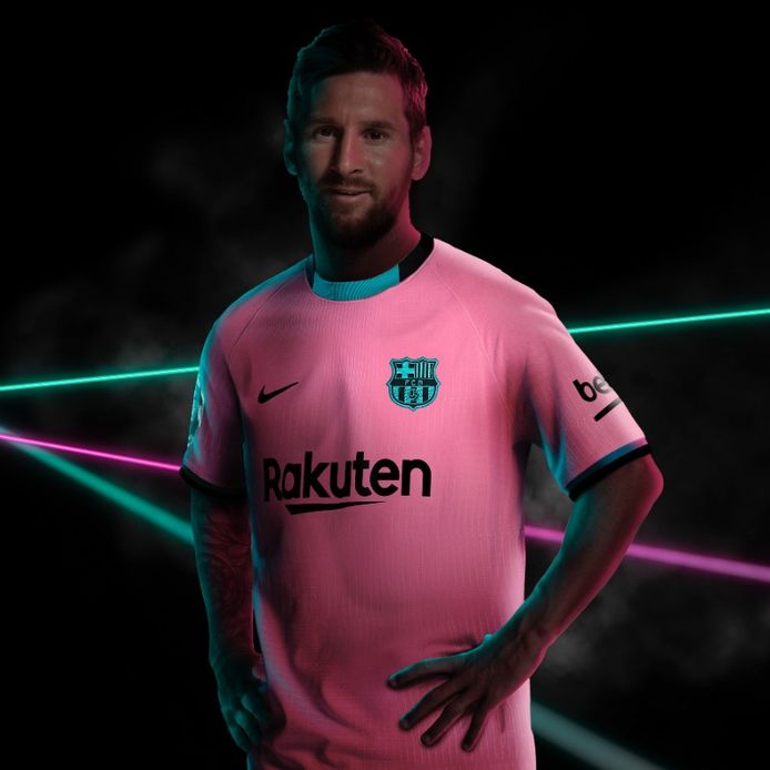 Messi Showt Roze Tenue Fc Barcelona Buitenlands Voetbal Ad Nl