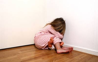 Man die kinderen van 5 en 7 mishandelde niet terug de cel in