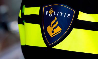 Agressieve man (32) uit Giesbeek wil niet blazen en probeert hond op agenten af te sturen
