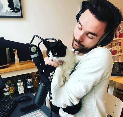 Martijn Krabbé tikt de 50 aan en de poes van Domien werkt een dagje mee