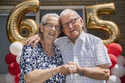 Echtpaar uit Goor 65 jaar getrouwd: ‘Als het zo blijft, willen we 100 worden’