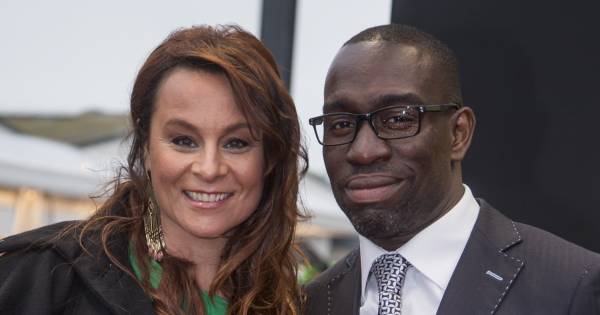 Vriend Trijntje Oosterhuis Vindt Haar Ook Lekker Met Een Beetje Vlees Show Pzc Nl