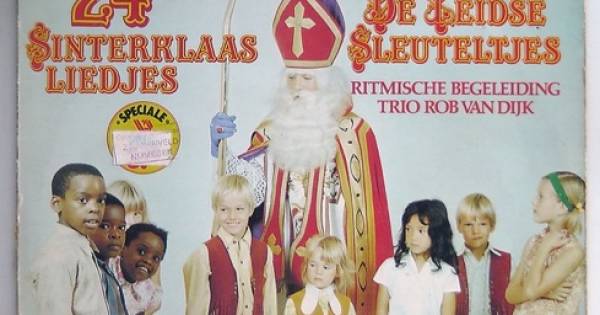 Elpeehoezen Met Zwarte Pieten Zijn Bewijs Van Racisme Home Gelderlander Nl