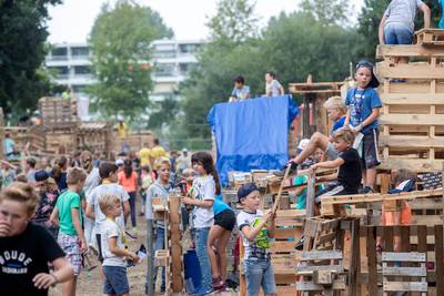 In dit bouwdorp in Veenendaal is de wesp gevaarlijker dan de spijker
