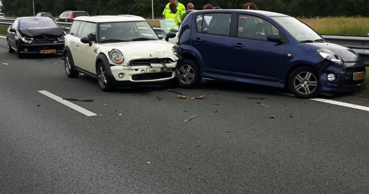 A73 weer vrij na ongeval met met vijf auto's - De Gelderlander