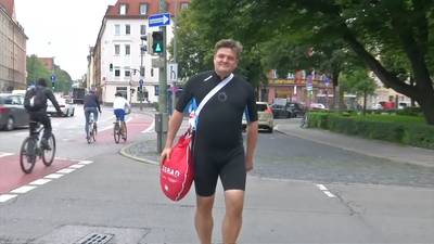 File zat? Zwem naar je werk!