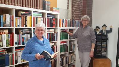 Coronaproof snuffelen in de kerk: boekenverkoop vervangt winterfair