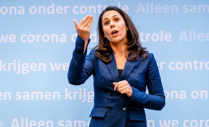 Mooi Wark brengt ode aan gebarentolk Irma Sluis: 'Zij is ...