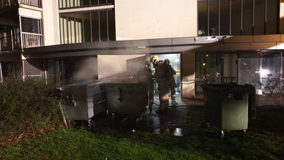 Wageningse flat vol rook door brand in containerhok
