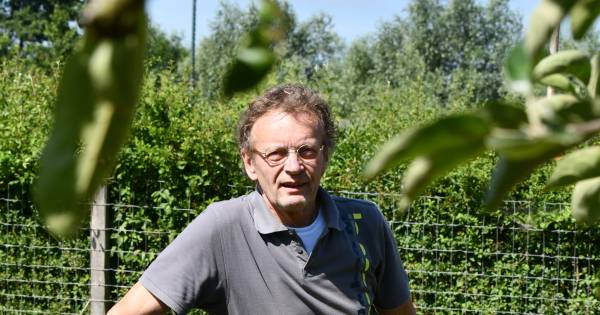 Kees Scholts uit Rumpt staat fit op de tennisbaan