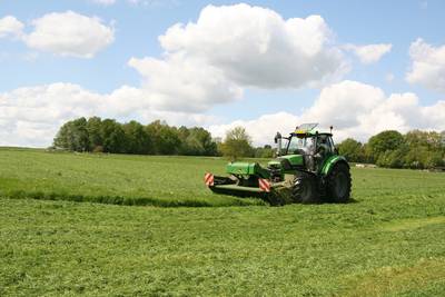 Man dood door kantelen tractor