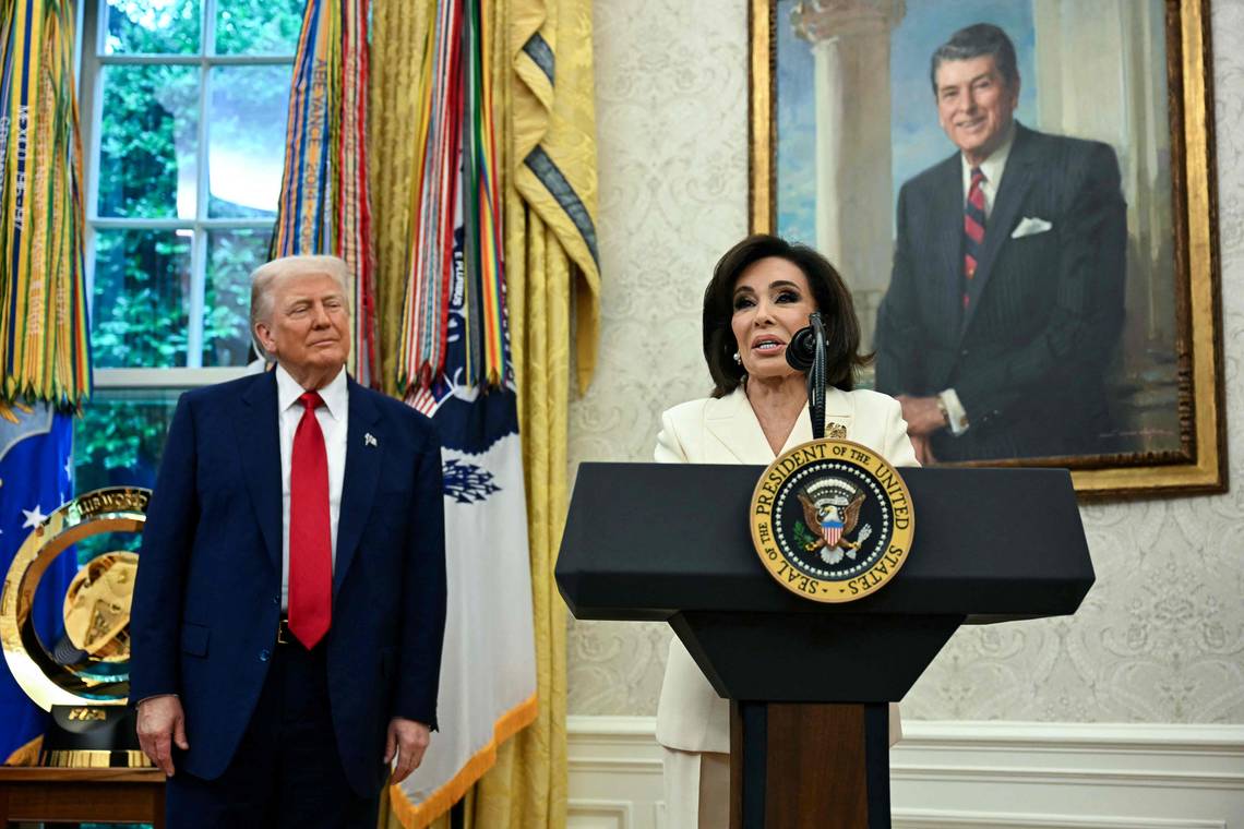 Eerst sprak Jeanine Pirro van ‘overweldigend bewijs’, nu krabbelt ze plots terug: wat is er aan de hand in een zaak die Trump persoonlijk op de voet volgt?