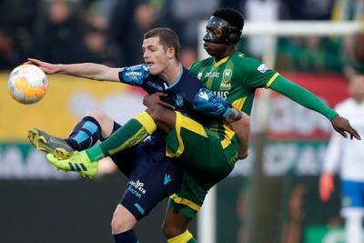 Buitink steelt de show met hattrick, maar Vitesse morst punten