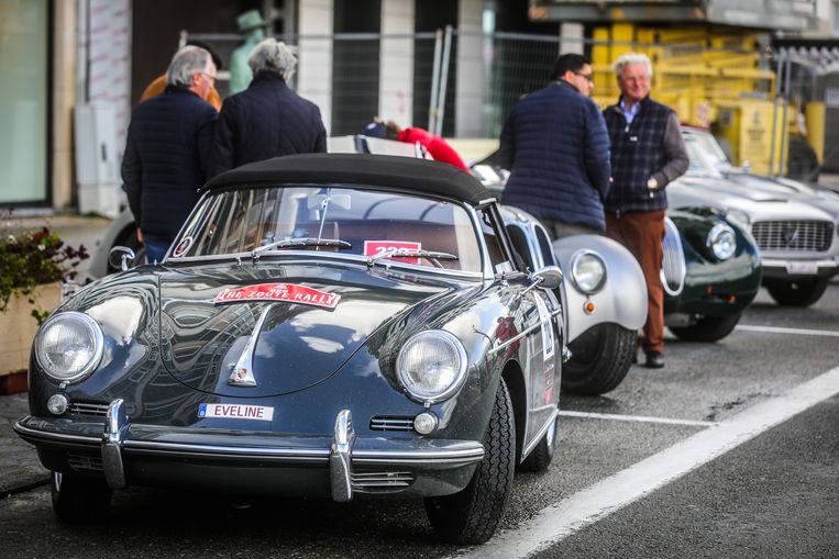 IN BEELD. Oldtimers veroveren Knokke tijdens eerste dag Zoute Grand