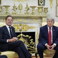 Trump viseert opnieuw NAVO, topman Rutte pareert kritiek