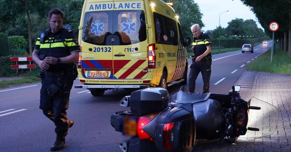 Motorrijder raakt gewond bij botsing met auto in Dongen.