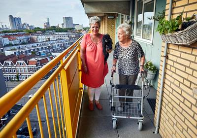 Aad (85) viel na het ziekenhuis tussen wal en schip