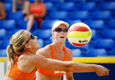 Meppelink en Van Gestel beginnen EK beachvolleybal met winst
