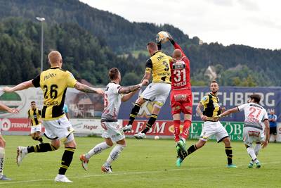 Vitesse in eerste duel van nieuwe seizoen onderuit, slechte start Houwen