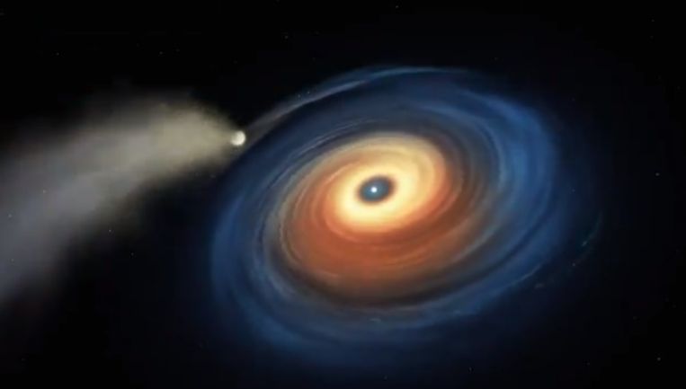 De planeet cirkelt op kleine afstand om de hete witte dwerg, het restant van een Zonachtige ster. Hierbij wordt zijn atmosfeer 'afgepeld' en vormt zich een schijf van gas rond de ster. 