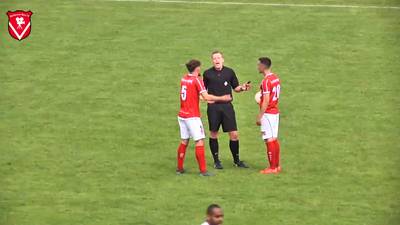 Bizar: scheidsrechter ‘scoort’ tegen Harkemase Boys
