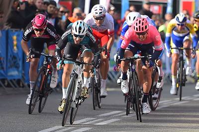 Coquard wint sprint van eerste rit Ster van Bessèges