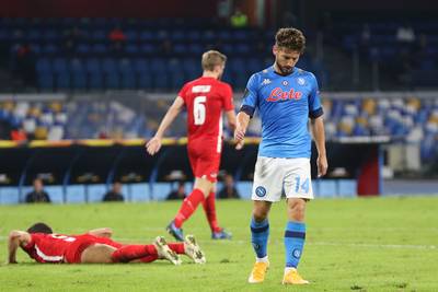 Dries Mertens en Napoli pijnlijk onderuit tegen zwaar gehavend AZ Alkmaar, Vertonghen wint met Benfica