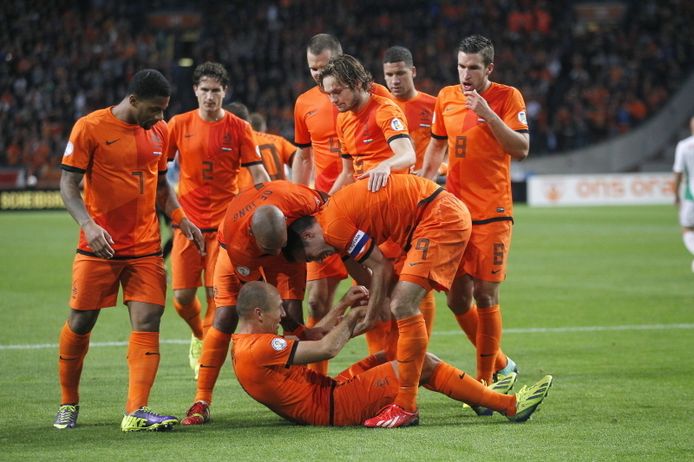 Oranje Danst Met Recordhouder Van Persie Naar Monsterscore Nieuws Ad Nl