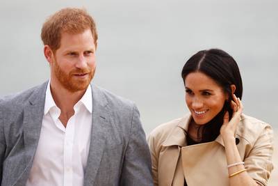 Meghan vergezelt Harry naar kerstconcert, William en Kate niet van de partij
