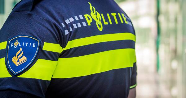 Man pleegt overval op Zwijndrechtse snackbar.