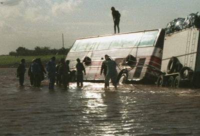 Elf doden in bus Marokko na overstroming