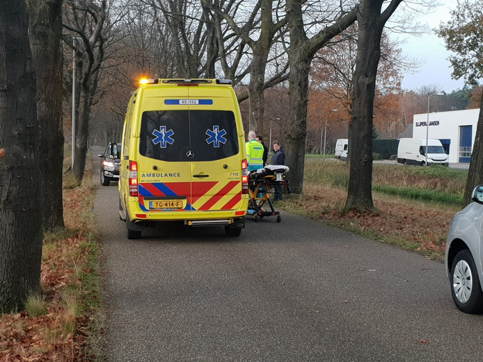 Twee fietsers gewond bij botsing in Rijssen.