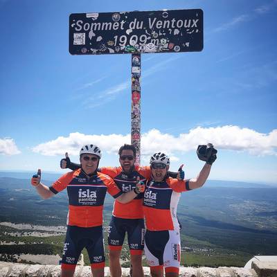 Jelle de Jong, Thomas Acda en Loek Peters bedwingen Mont Ventoux: 1,2 miljoen voor ALS
