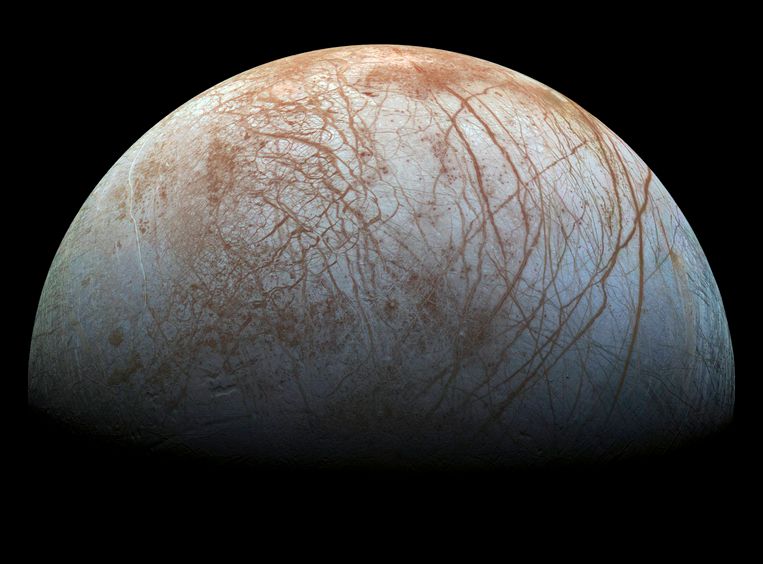 Een mozaïekbeeld van Jupiters ijsmaan Europa samengesteld uit beelden van NASAsonde Galileo.