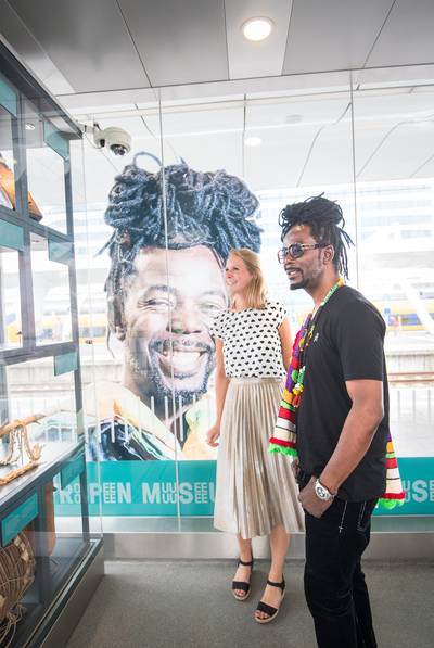 Kenny B. opent minimuseum in een wachthokje op Arnhems station