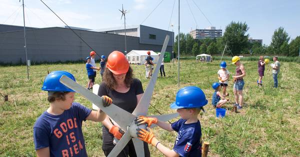 Scholieren plaatsen windmolens in Velp