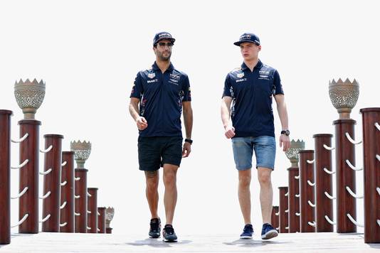 Daniel Ricciardo (links) en Max Verstappen.