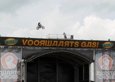 Gewonde crosser is bekende Belgische stuntrijder William van den Putte