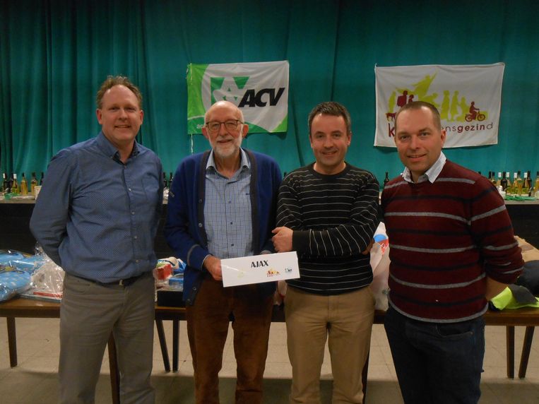 Ajax wint quiz KWB | Buggenhout | Regio | HLN