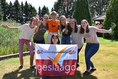 Laurie was doodziek in mei, maar heeft nu toch het vwo-diploma op zak