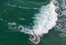 Jonge topsurfster (22) komt om het leven door bliksem
