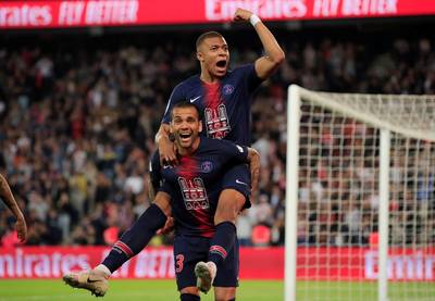 Mbappé zet titel PSG kracht bij met hattrick