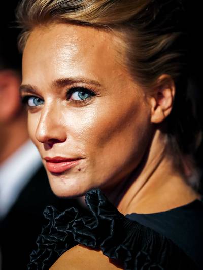 Jennifer showt pikante Juf Ank-pannenlap en Pia rouwt om overleden vader