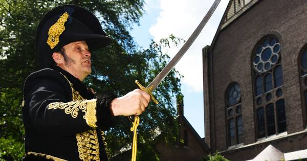 Albert van Ee uit Tilburg beleeft 200 jaar later de Slag bij Waterloo (stelling) - Brabants Dagblad