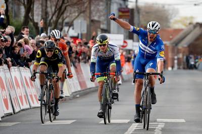 Terpstra en Boom afgetroefd door Sénéchal in Le Samyn