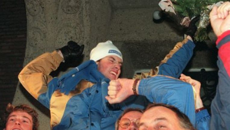 Elfstedentochtwinnaars samen op het ijs | Het Parool