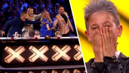 Extra Golden Buzzer knalt voor ijsschaatser Denis