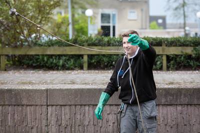 Stan uit Wageningen vist na tientallen fietsen nu een eeuwenoude pijl op